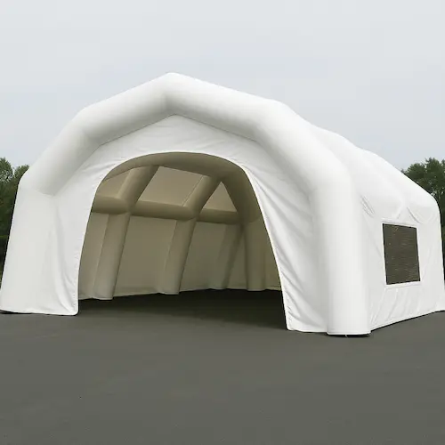 Carpa neumática blanca de acceso abierto